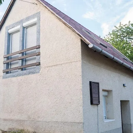 Hegyestű-lába Casa de Férias Zánka