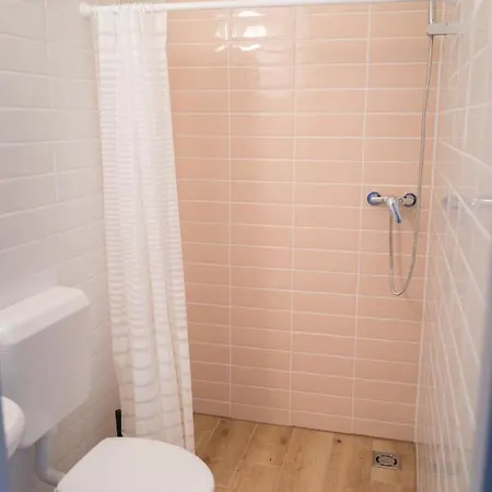 Hegyestu-laba Vendeghaz بيت للعطل *