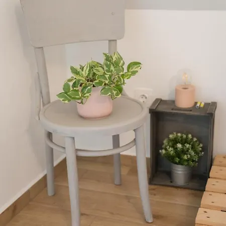 Hegyestu-laba Vendeghaz بيت للعطل