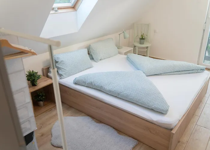 Nyaraló Hegyestű-lába