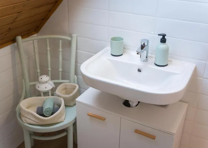 Hegyestu-laba Vendeghaz בית נופש Zánka